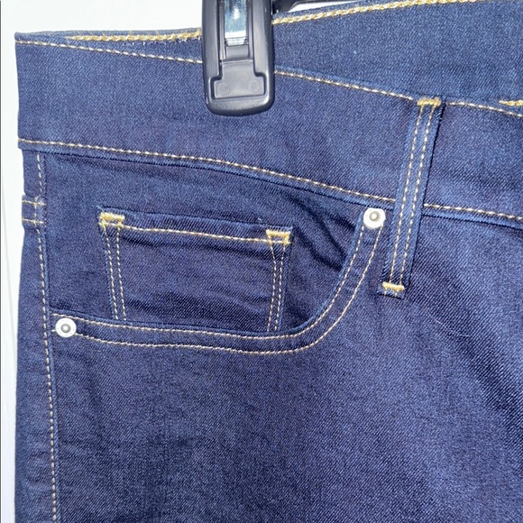 Dark Levi Blue Denim Jeans. Never been worn. No tags. - Picture 4 of 9